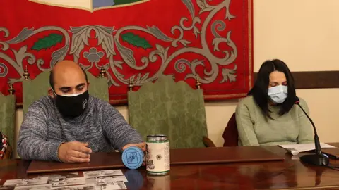 María Eugenia Cabezas y José Antonio Pascual, en rueda de prensa