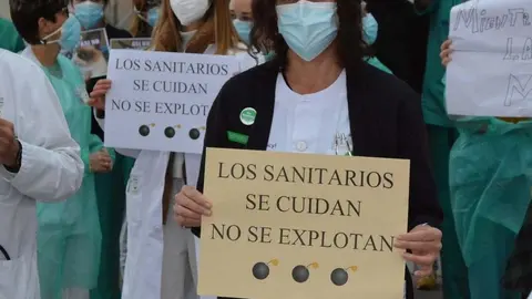 Imagen de archivo de protesta sanitarios SACYL ante el Hospital Virgen de la Concha