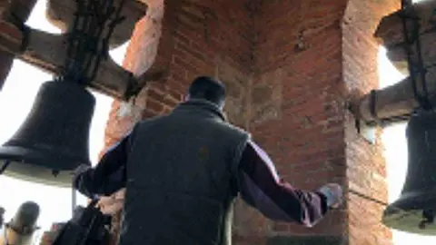 Toque de campanas en la Iglesia de Granja de Moreruela