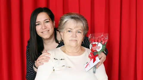 cruz roja dia de la madre