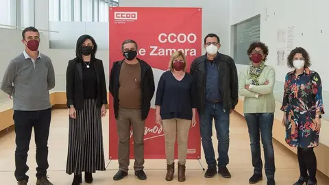 Trinidad Acebes junto a su equipo.