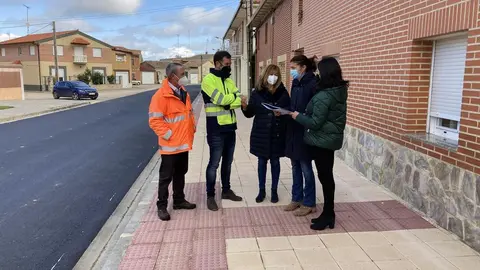 La delegada territorial visita las obras.