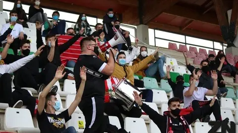 La afición en uno de los últimos encuentros en el estadio Ruta de la Plata