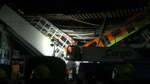 Imagen del estado en el que ha quedado el metro de la línea 12 en Ciudad de México