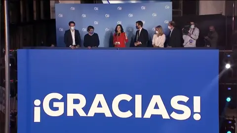 Celebración en la sede de Génova de la victoria del PP en la Comunidad de Madrid