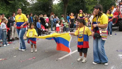 Una familia de colombianos durante una fiesta