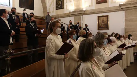 El coro sacro durante la misa