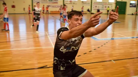 0925e36e-1433-4f72-ae34-d6e47f943e09