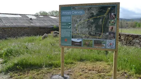 Cartel de señalización de la nueva ruta