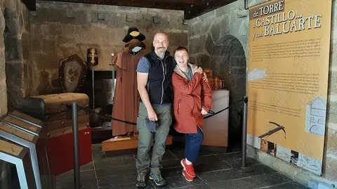 Fele Martínez visitando el Castillo de Puebla de Sanabria. Fotografía: Facebook Villa de Sanabria