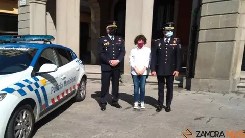 Policía y Concha Rosales