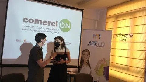 Presentación del proyecto ComerciON con Clara San Damian Hernandez, Delegada de la Junta en Zamora, y D. Ruperto Prieto Corpas, Presidente de AZECO