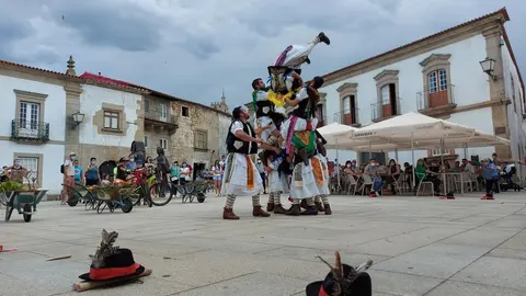 Grupo de Pauliteros de Caramonico Associação. Fotografía: Município de Miranda do Douro