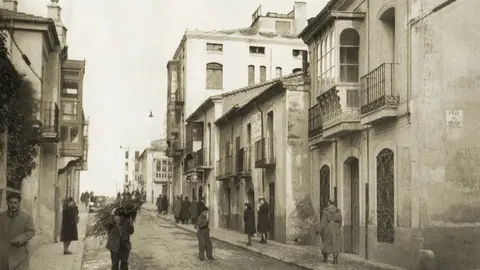 Foto antigua de la calle San Torcuato