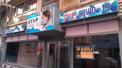 Comercio de mascarillas cerrado en San Torcuato