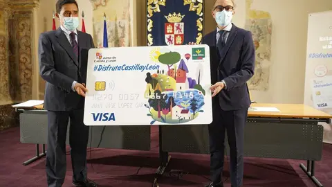 Firma del convenio para impulsar los bonos turísticos