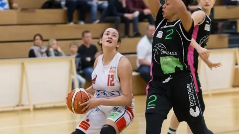 v.li.: Kendall Marie Noble (ChemCats Chemnitz, 12), Chelsea Lynn Waters (Fireballs Bad Aibling, 2)