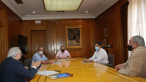 Reunión para abordar la celebración del Congreso sobre la Historia de la Veterinaria