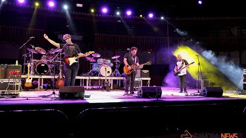 Concierto plaza de toros de Toro. Españoleando y Cruce de Caminos