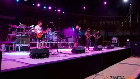 Concierto plaza de toros de Toro. Españoleando y Cruce de Caminos
