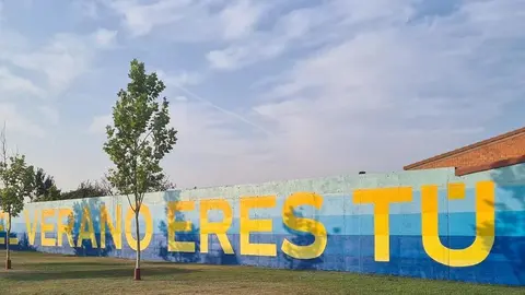 Mural en la piscina de Morales de Toro