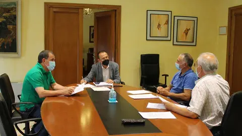 Reunión del Subdelegado con una representación de la Asociación de Desarrollo Comunitario Aliste
