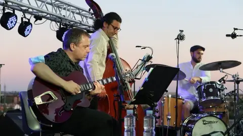 Actuación de Alejandro Lucas Trio