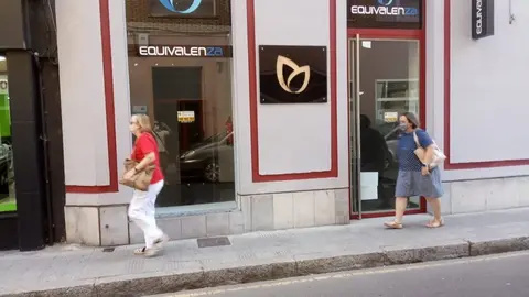 El local de Equivalenza cerrado