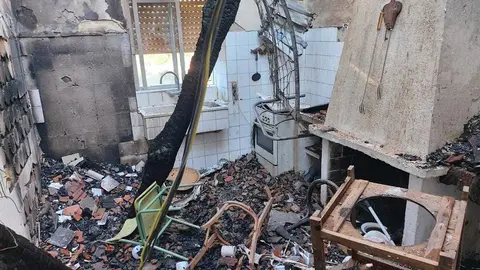 La casa del cura de Bercianos destrozada por las llamas