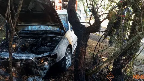 incendio de un vehículo en el camping del Folgoso