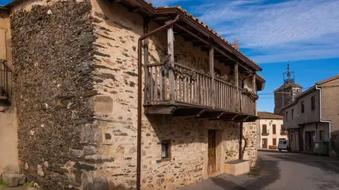 Un inmueble de arquitectura tradicional en Aliste