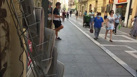 Viandantes por la calle Santa Clara