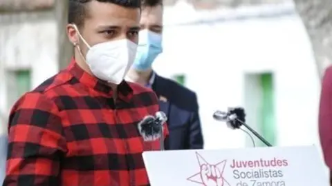 Adrian Berrocal, presidente de la nueva asociación LGTBI+ y miembro de Juventudes Socialistas