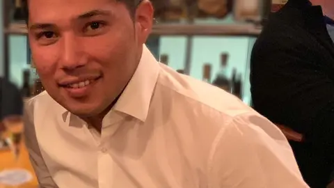 AHMAD en un bar en Madrid