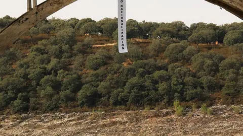 Cartel denunciando la situación en Ricobayo