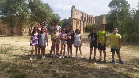 Los niños de Granja de Moreruela, de ruta por el monasterio