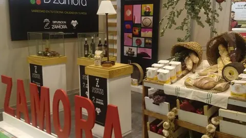 Stand de la provincia en la feria Salamaq21