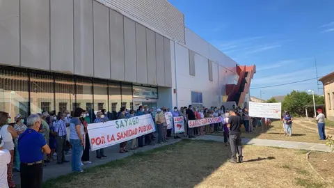 Concentración en Bermillo a favor de la Sanidad pública