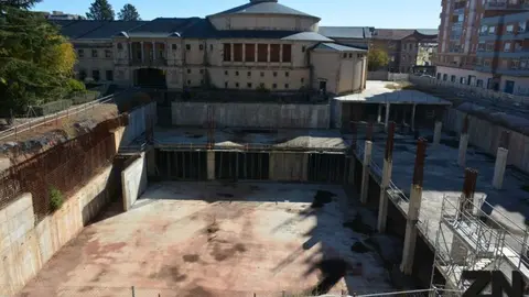 Obras en el Palacio de congresos de la Universidad Laboral