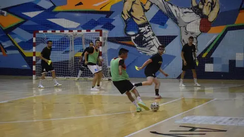 Entrenamiento sénior River Zamora.