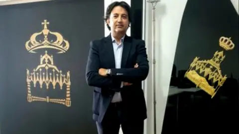 Ricardo  PRESIDENTE SANTO ENTIERRO