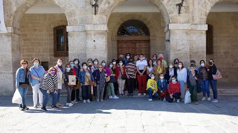 Participantes en las jornadas “Soberanía alimentaria: un modelo feminista sobre nuestra manera de producir y acceder a los alimentos”