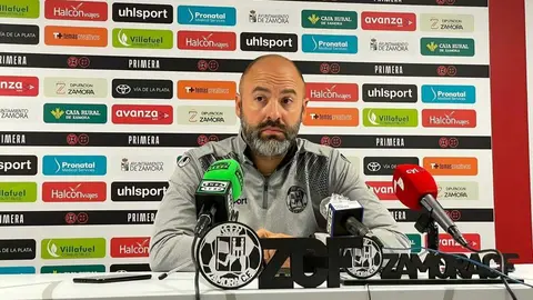 David Movilla atiende a los medios de comunicación en la previa ante el Racing de Ferrol. | FOTO: Zamora CF