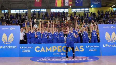 FASE FINAL 3º PARTIDO LF ENDESA 20/21
PABELLON SALAMANCA
6 MAYO 2021
FOTO: A.NEVADO / FEB

PERFUMERIAS AVENIDA vs VALENCIA BASKET