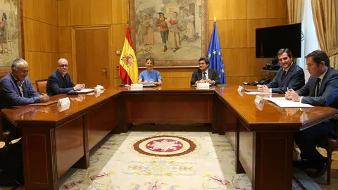 Reunión acuerdo ERTE entre Trabajo , patronal y sindicatos