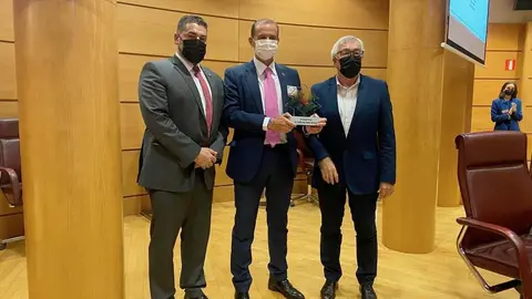 El alcalde de Puebla de Sanabria  en la entrega de premios a Paradores España