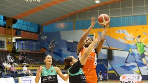 Recoletas Zamora en su primer encuentro en el Ángel Nieto dentro de la categoría LF Challenge frente al CAB Estepona