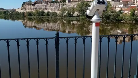 Prismáticos públicos en la capital