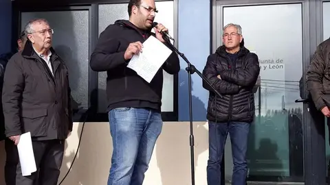 PSOE Camarzana de Tera. Santos Panizo Portavoz Municipal en acto Movimiento Defensa Sanidad Pública