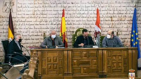 El alcalde de Benavente junto a miembros del Movimiento en Defensa de la Sanidad